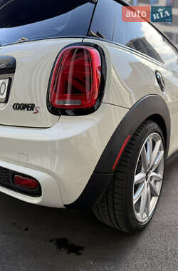 Хетчбек MINI Cooper 2017 в 