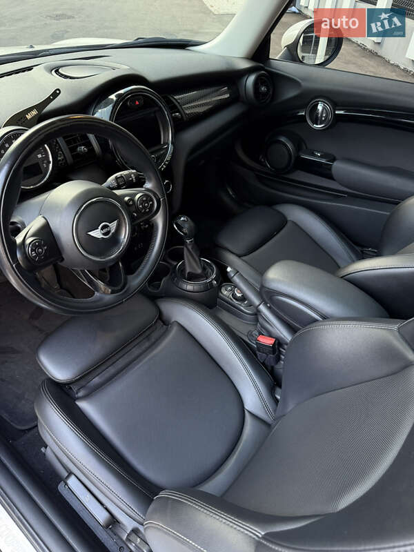 Хэтчбек MINI Cooper 2017 в Киеве фото 31 Хэтчбек MINI Cooper 2017 в Киеве