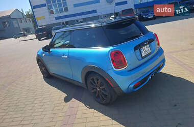 Хетчбек MINI Cooper 2015 в 
