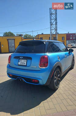 Хетчбек MINI Cooper 2015 в 