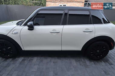 Хэтчбек MINI Cooper 2017 в 