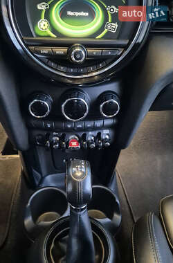 Хэтчбек MINI Cooper 2017 в 