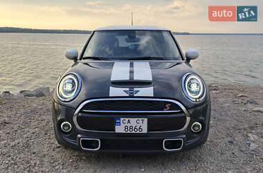 Хэтчбек MINI Cooper 2019 в 