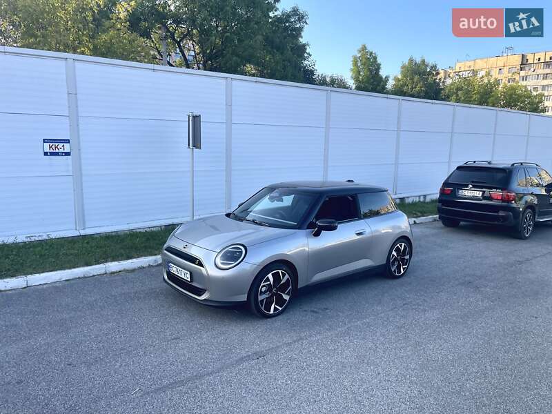 Хетчбек MINI Cooper 2024 в 