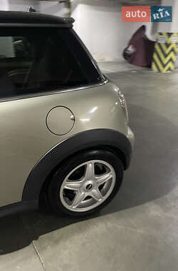 Хетчбек MINI Cooper 2008 в 