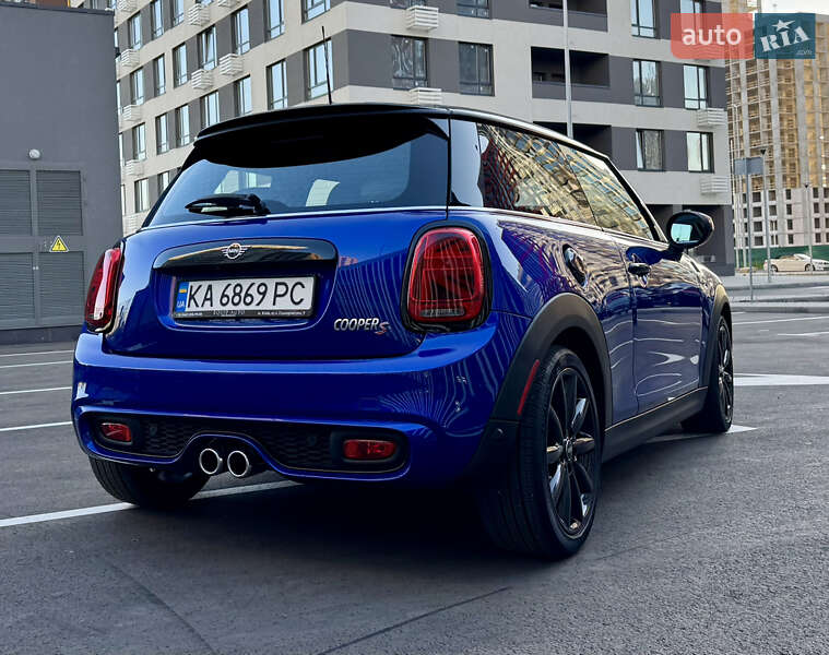 Хэтчбек MINI Cooper 2019 в Киеве