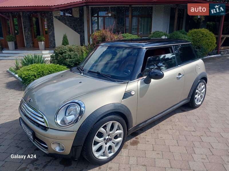Хэтчбек MINI Cooper 2008 в Львове