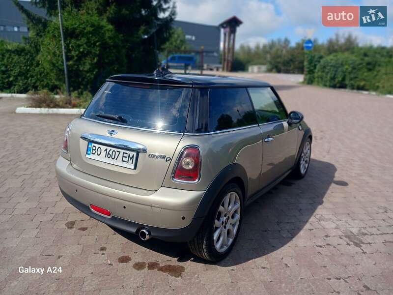 Хэтчбек MINI Cooper 2008 в Львове