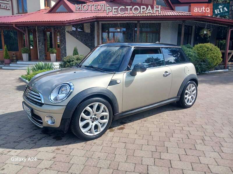Хэтчбек MINI Cooper 2008 в Львове