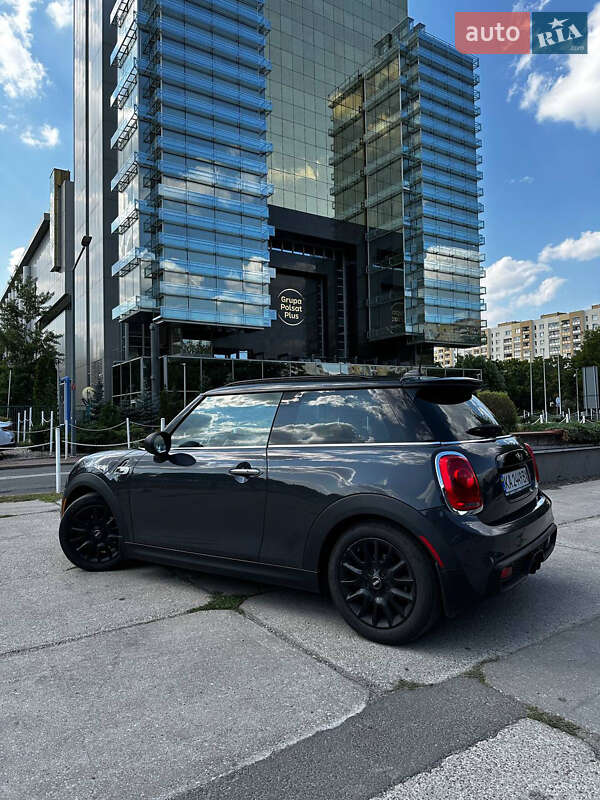 Хэтчбек MINI Cooper 2015 в Львове