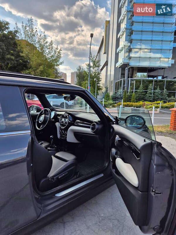 Хэтчбек MINI Cooper 2015 в Львове