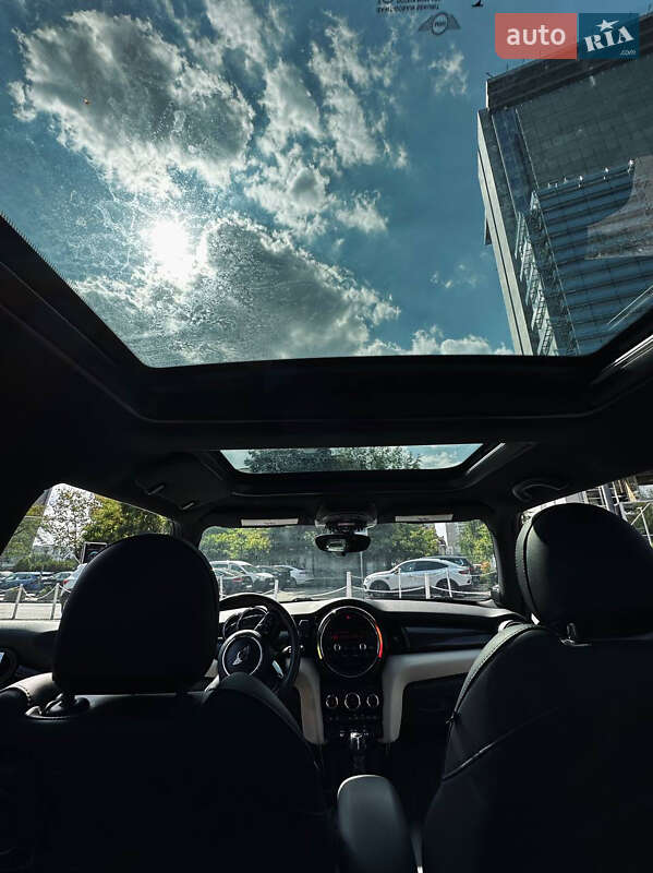 Хэтчбек MINI Cooper 2015 в Львове