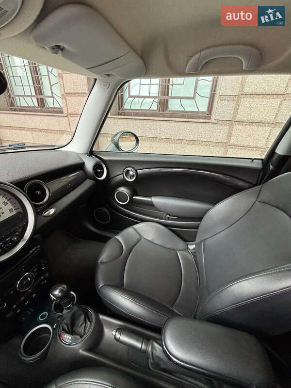 Хэтчбек MINI Cooper 2012 в Киеве