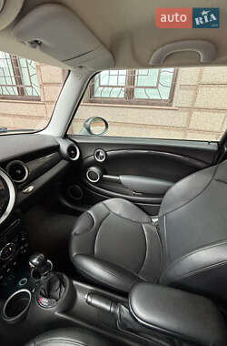 Хетчбек MINI Cooper 2012 в 