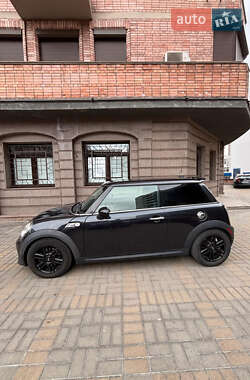 Хетчбек MINI Cooper 2012 в 