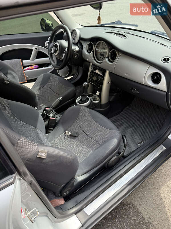 Хэтчбек MINI Cooper 2003 в Хмельницком