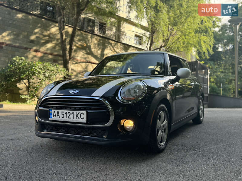 Хетчбек MINI Cooper 2017 в 