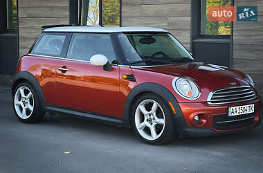 Хетчбек MINI Cooper 2011 в 