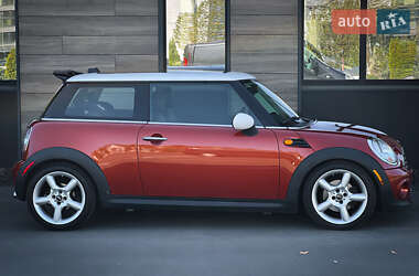 Хетчбек MINI Cooper 2011 в 