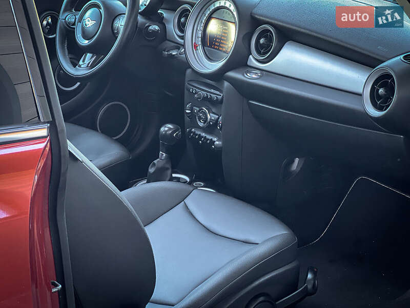 Хэтчбек MINI Cooper 2011 в Киеве