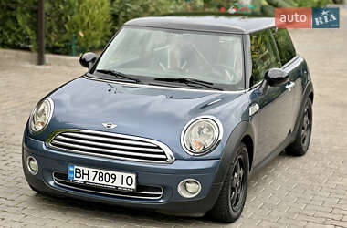 Хэтчбек MINI Cooper 2009 в 