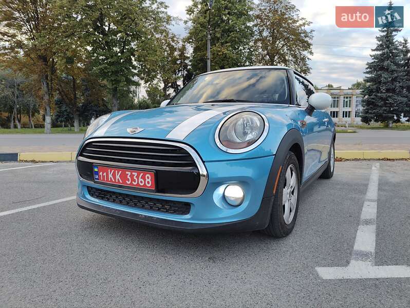 Хэтчбек MINI Cooper 2016 в 