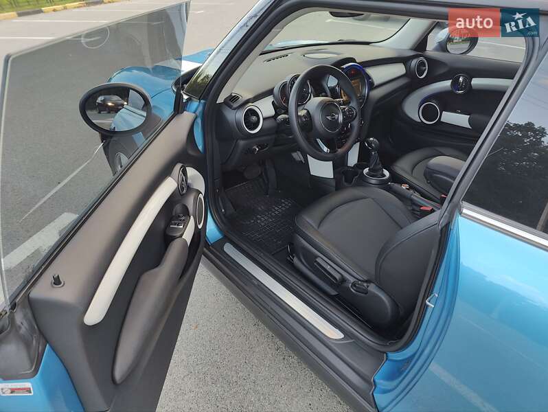 Хэтчбек MINI Cooper 2016 в Киеве фото 7 Хэтчбек MINI Cooper 2016 в Киеве