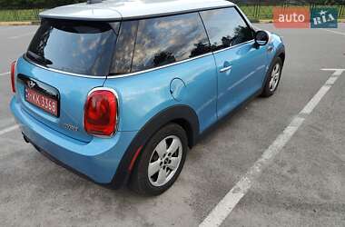 Хэтчбек MINI Cooper 2016 в 