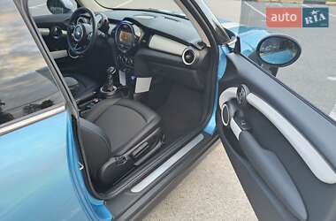 Хэтчбек MINI Cooper 2016 в 