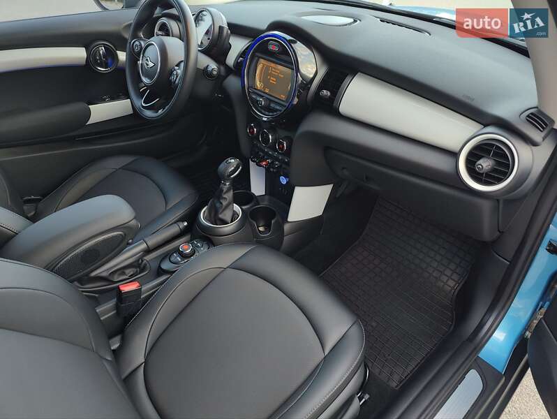 Хэтчбек MINI Cooper 2016 в Киеве фото 24 Хэтчбек MINI Cooper 2016 в Киеве