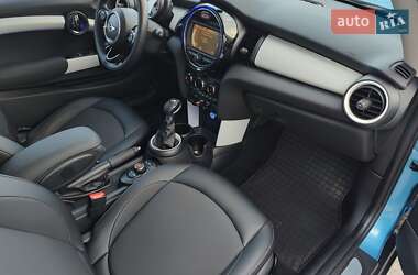 Хэтчбек MINI Cooper 2016 в 