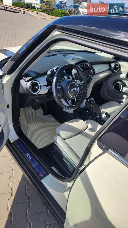 Хэтчбек MINI Cooper 2016 в Одессе