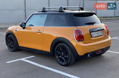 Хетчбек MINI Cooper 2016 в 