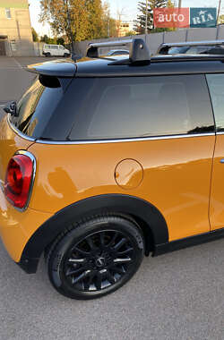 Хетчбек MINI Cooper 2016 в 