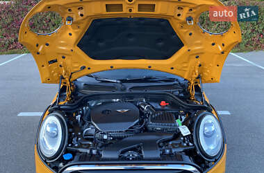 Хетчбек MINI Cooper 2016 в 