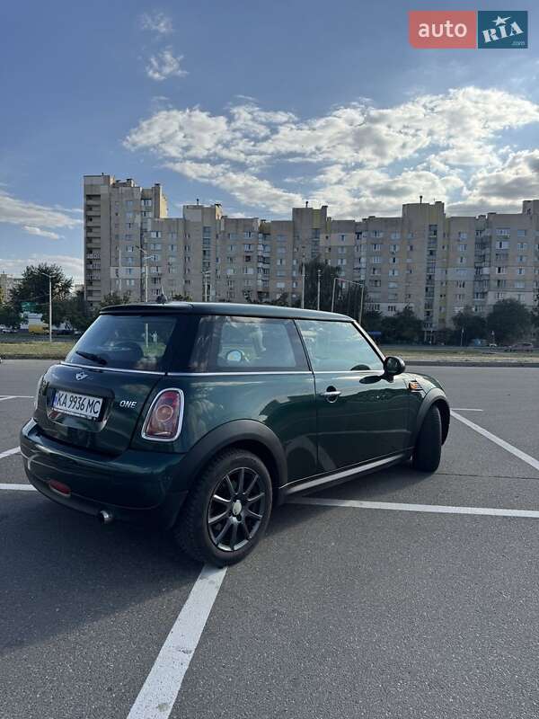 Хетчбек MINI Cooper 2010 в Києві