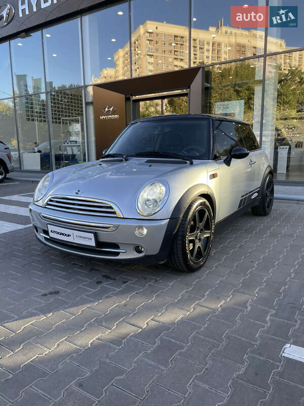 Хэтчбек MINI Cooper 2004 в Одессе