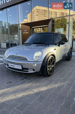 Хетчбек MINI Cooper 2004 в 