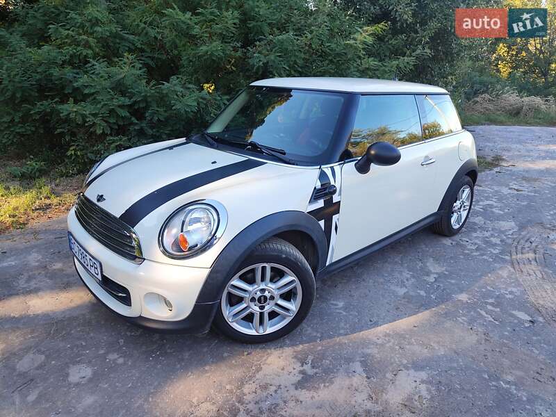Хетчбек MINI Cooper 2011 в 