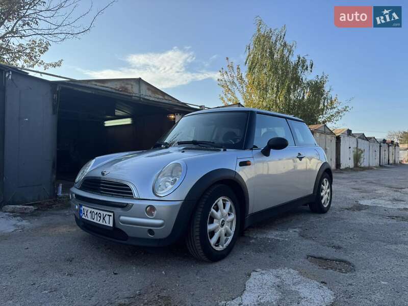 Хетчбек MINI Cooper 2002 в 