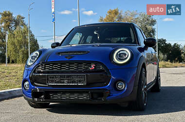 Хетчбек MINI Cooper 2020 в 