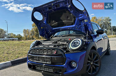 Хетчбек MINI Cooper 2020 в 