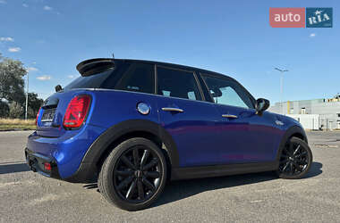 Хетчбек MINI Cooper 2020 в 