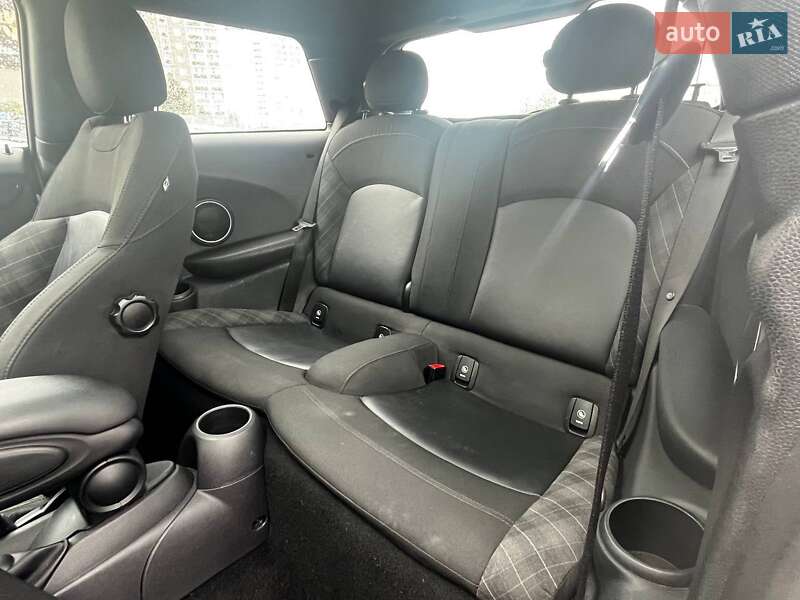 Хэтчбек MINI Cooper 2014 в Киеве