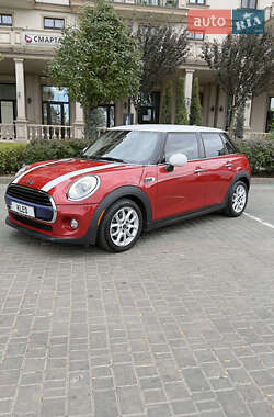 Хэтчбек MINI Cooper 2016 в 