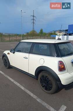 Хэтчбек MINI Cooper 2009 в 