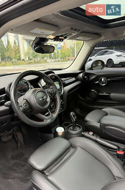 Хэтчбек MINI Cooper 2019 в 