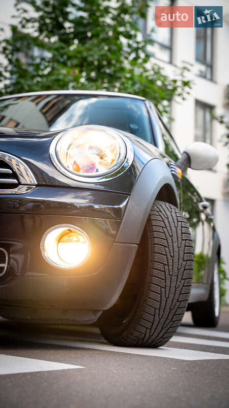 Хэтчбек MINI Cooper 2006 в Киеве