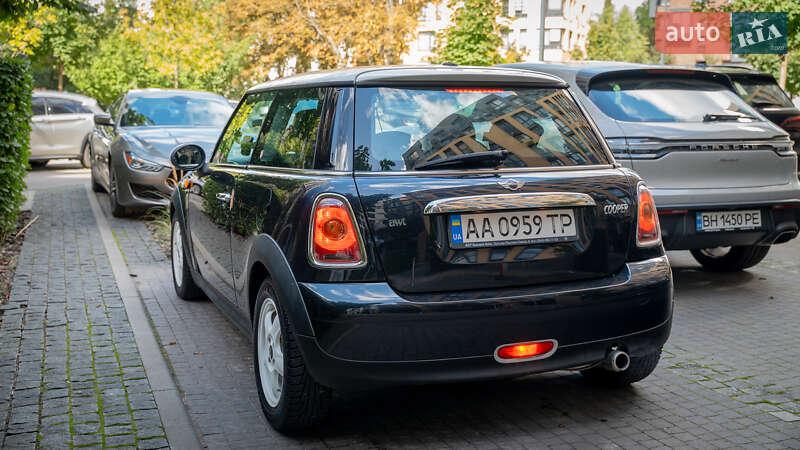 Хэтчбек MINI Cooper 2006 в Киеве