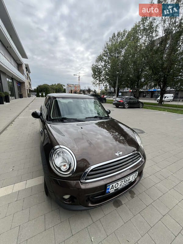 Хетчбек MINI Cooper 2010 в Ужгороді
